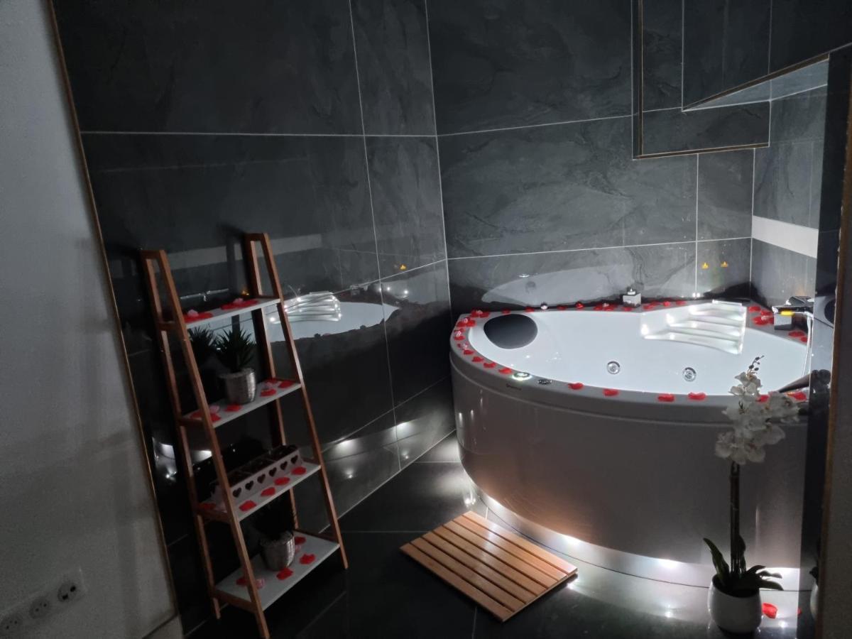 Jolie Maison, Balneo Lumino Therapie Et Terrasse Colmar Eksteriør billede